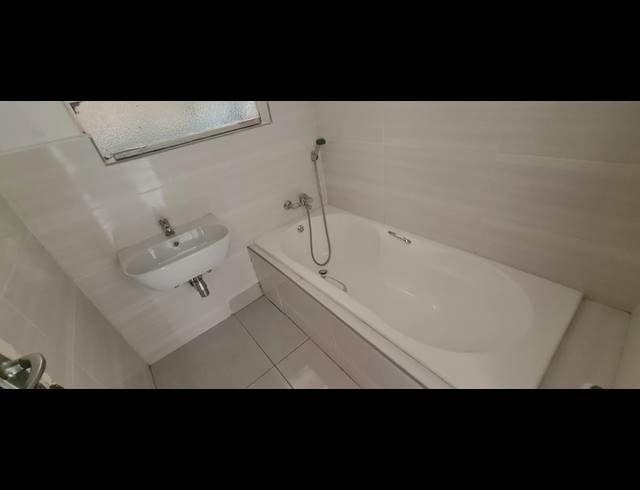 2 BEDROOM TOWNHOUSE FOR SALE IN SOUTH CREST